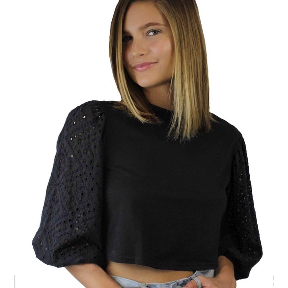 BACK EYELET TIE UP BLACK CROP TOP - Picture 4 of 6